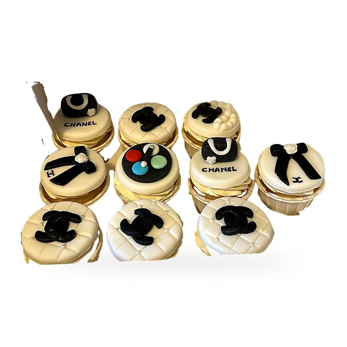 Cupcakes thème mode noir et blanc décorés à la main, livrés en Seine-Saint-Denis