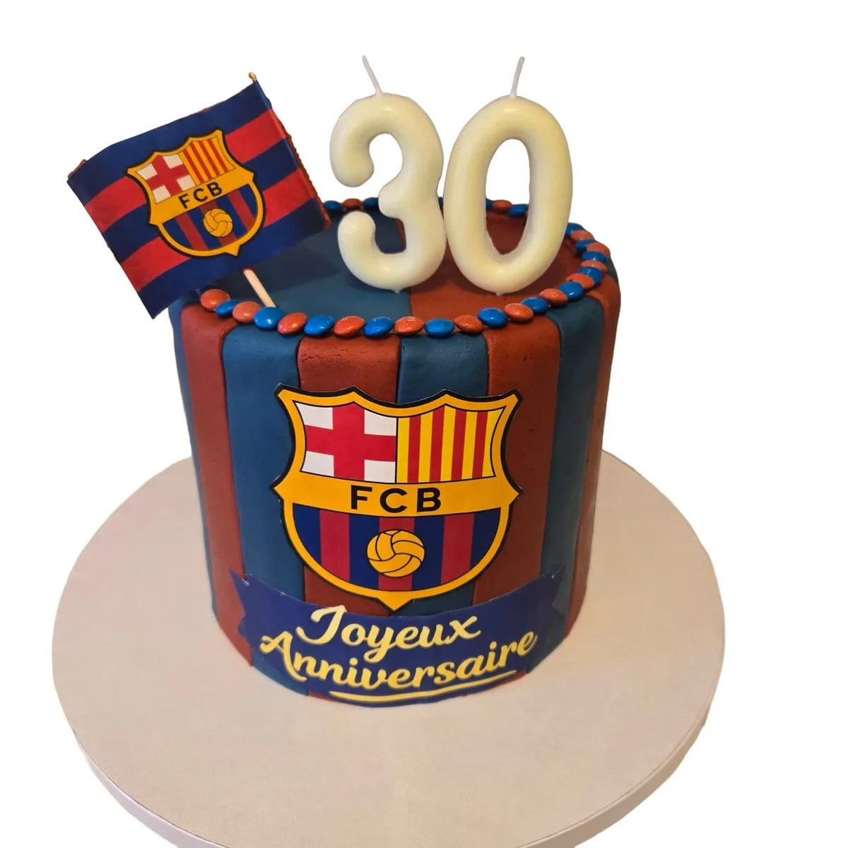 Gâteau FC Barcelone 30 ans aux couleurs du Barça bleu et grenat, gâteau d'anniversaire football livré à Bondy
